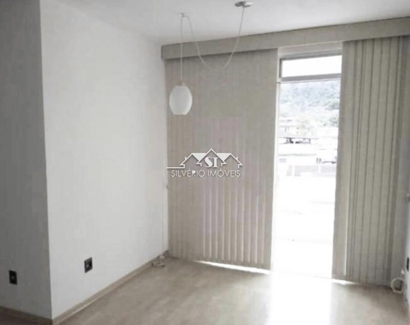 Apartamento à venda com 2 quartos, 75m² - Foto 3