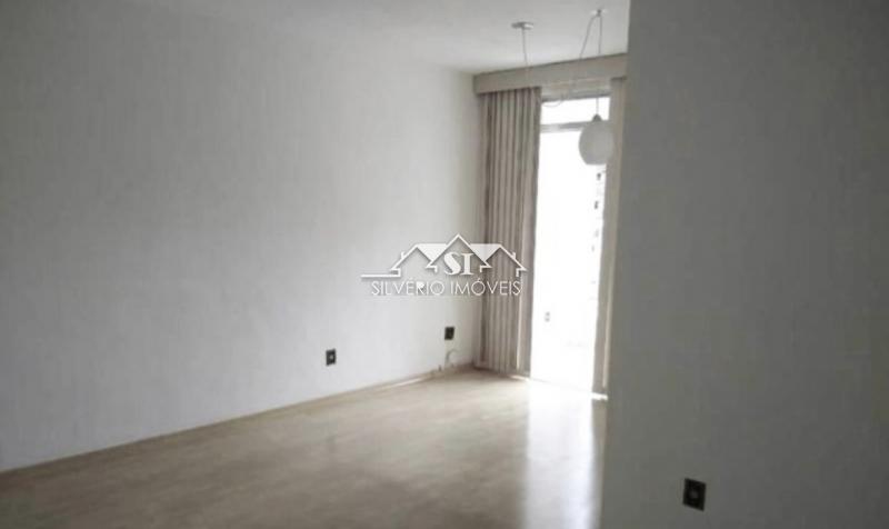 Apartamento à venda com 2 quartos, 75m² - Foto 4