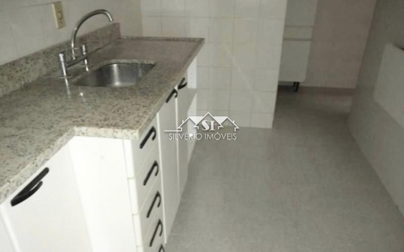 Apartamento à venda com 2 quartos, 75m² - Foto 7