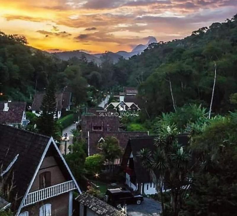 Casa à venda com 6 quartos, 350m² - Foto 12