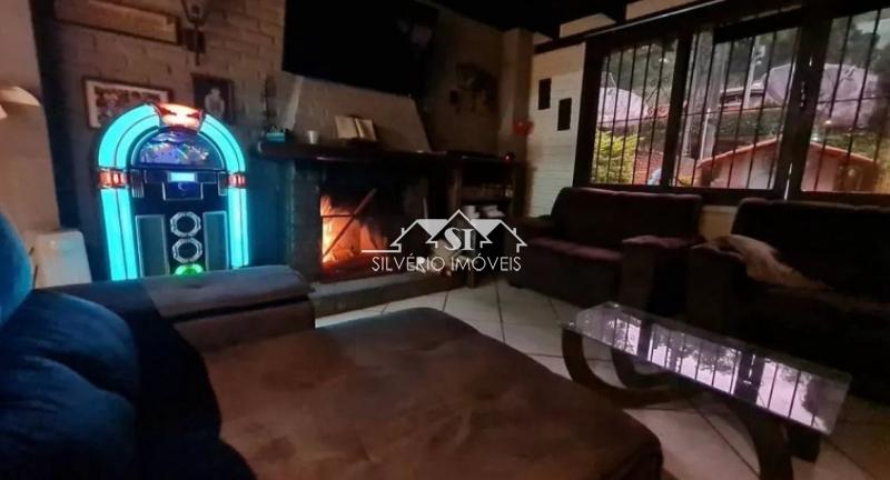 Casa à venda com 6 quartos, 350m² - Foto 4