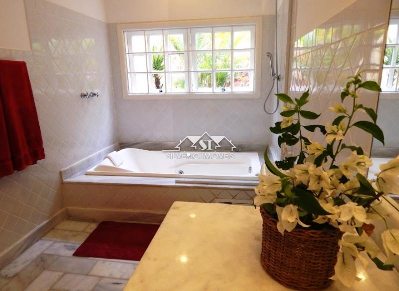 Casa à venda e aluguel com 6 quartos, 700m² - Foto 4