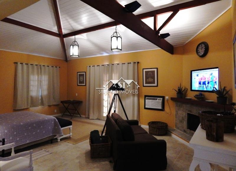 Casa à venda e aluguel com 6 quartos, 700m² - Foto 11
