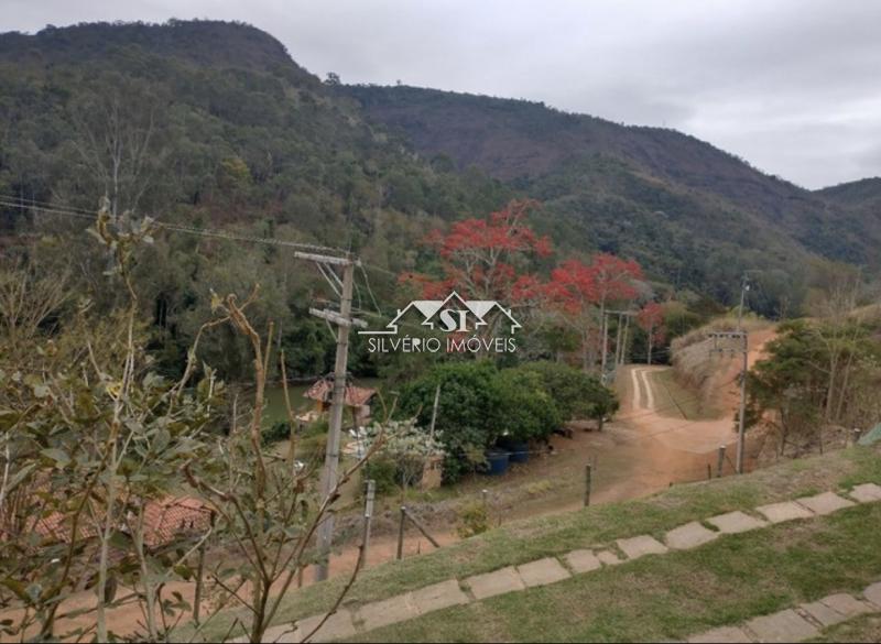 Casa à venda com 2 quartos, 200m² - Foto 3