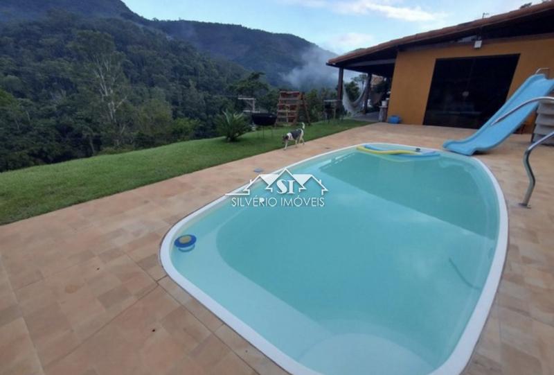 Casa à venda com 2 quartos, 200m² - Foto 4