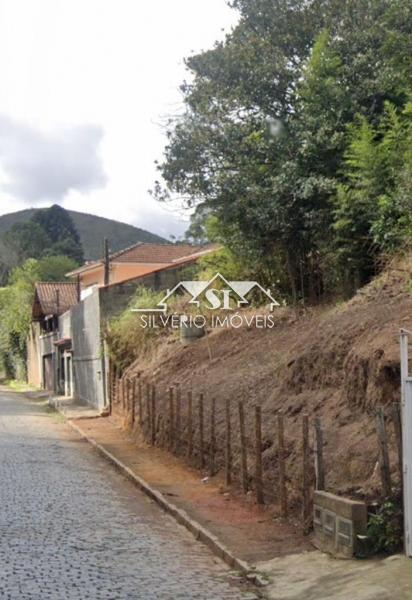 Terreno em Carangola - Petrópolis/RJ 