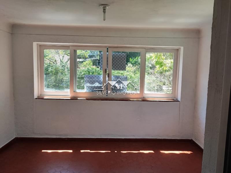 Casa à venda com 6 quartos, 250m² - Foto 28