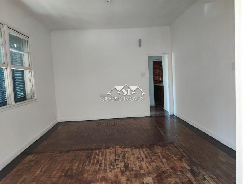 Casa à venda com 6 quartos, 250m² - Foto 30