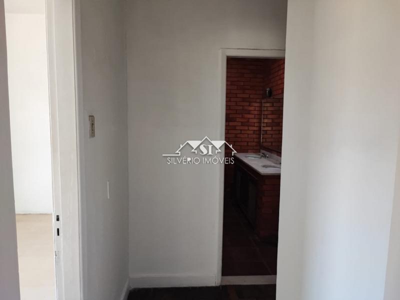 Casa à venda com 6 quartos, 250m² - Foto 40