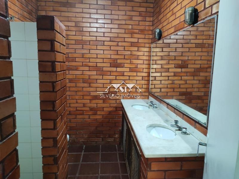 Casa à venda com 6 quartos, 250m² - Foto 41