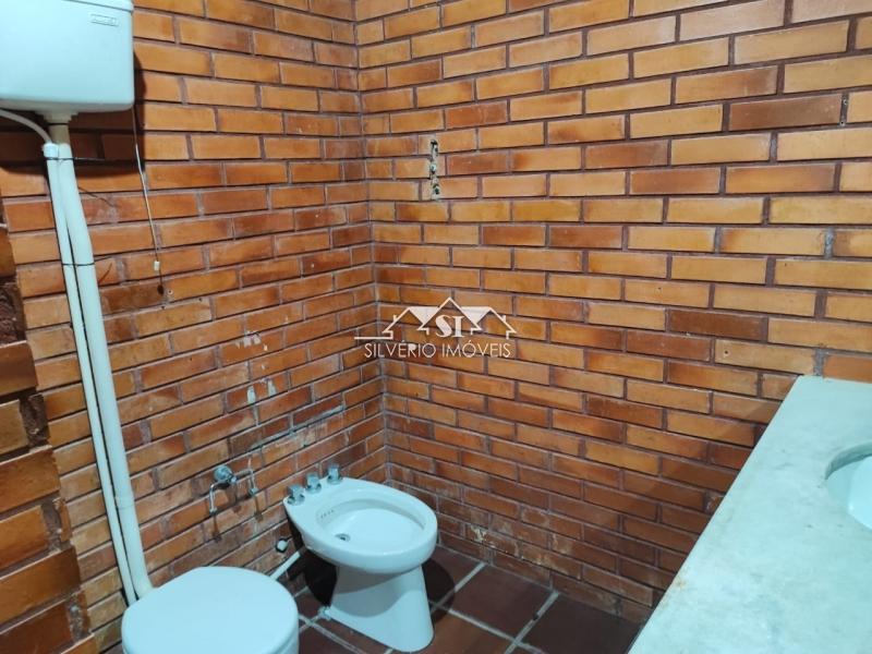 Casa à venda com 6 quartos, 250m² - Foto 42