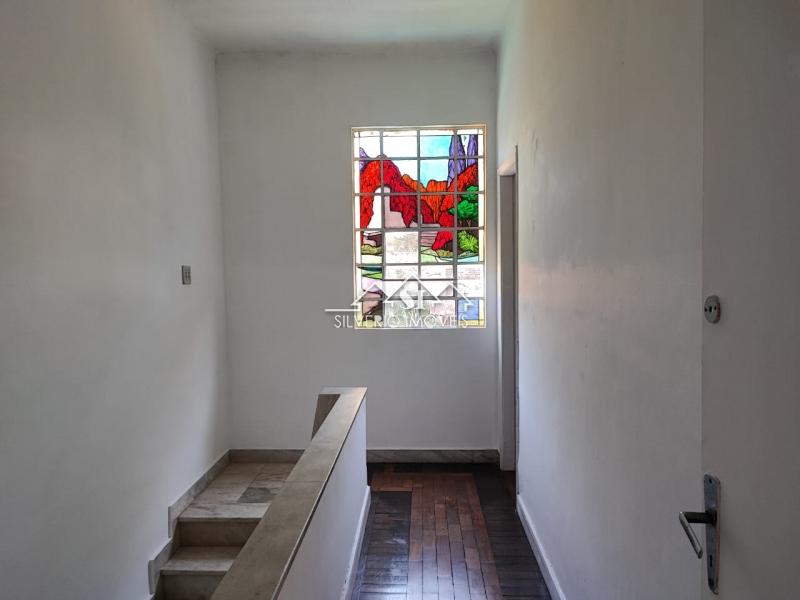 Casa à venda com 6 quartos, 250m² - Foto 49