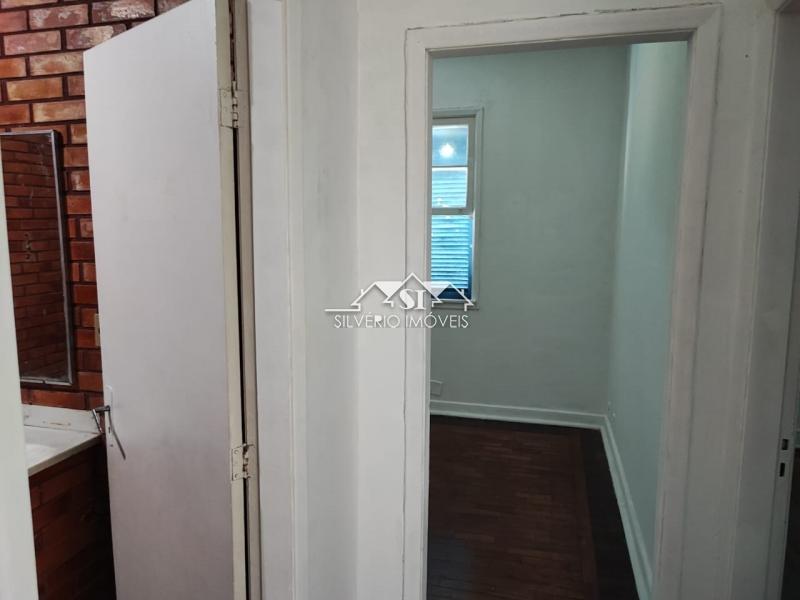 Casa à venda com 6 quartos, 250m² - Foto 53