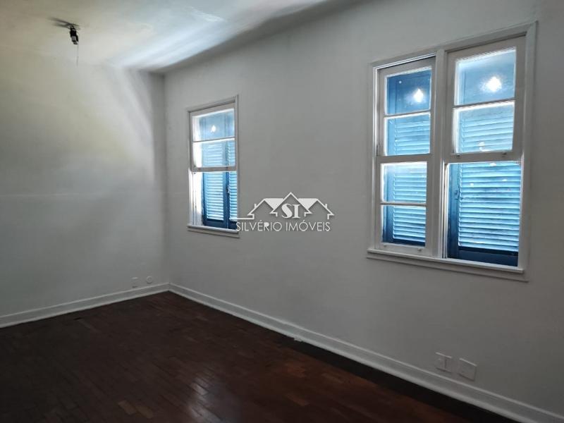 Casa à venda com 6 quartos, 250m² - Foto 54