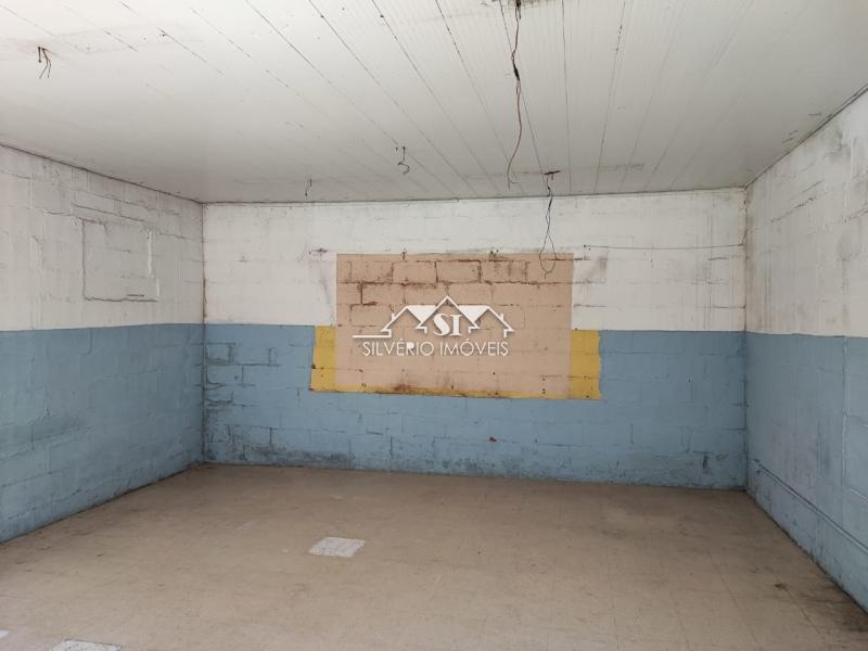 Casa à venda com 6 quartos, 250m² - Foto 14