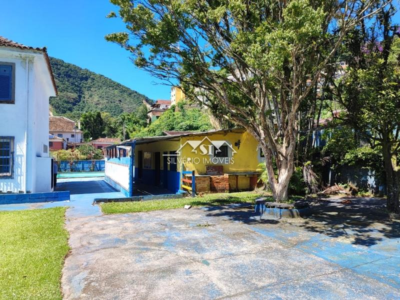 Casa à venda com 6 quartos, 250m² - Foto 6