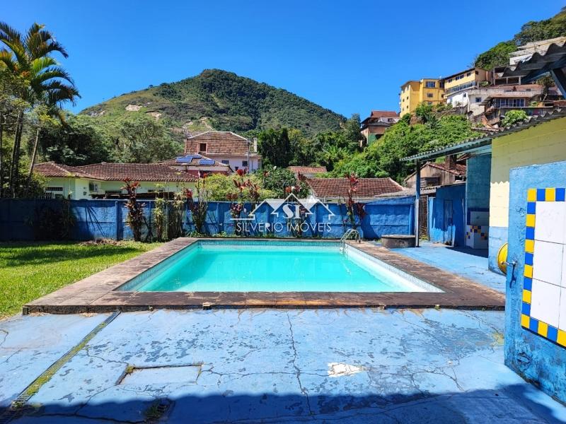 Casa à venda com 6 quartos, 250m² - Foto 10