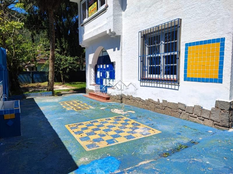 Casa à venda com 6 quartos, 250m² - Foto 9