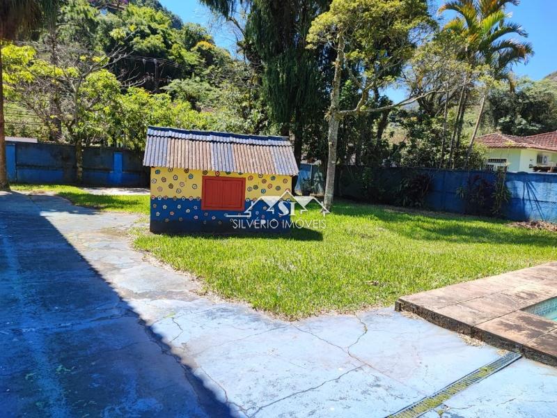 Casa à venda com 6 quartos, 250m² - Foto 5