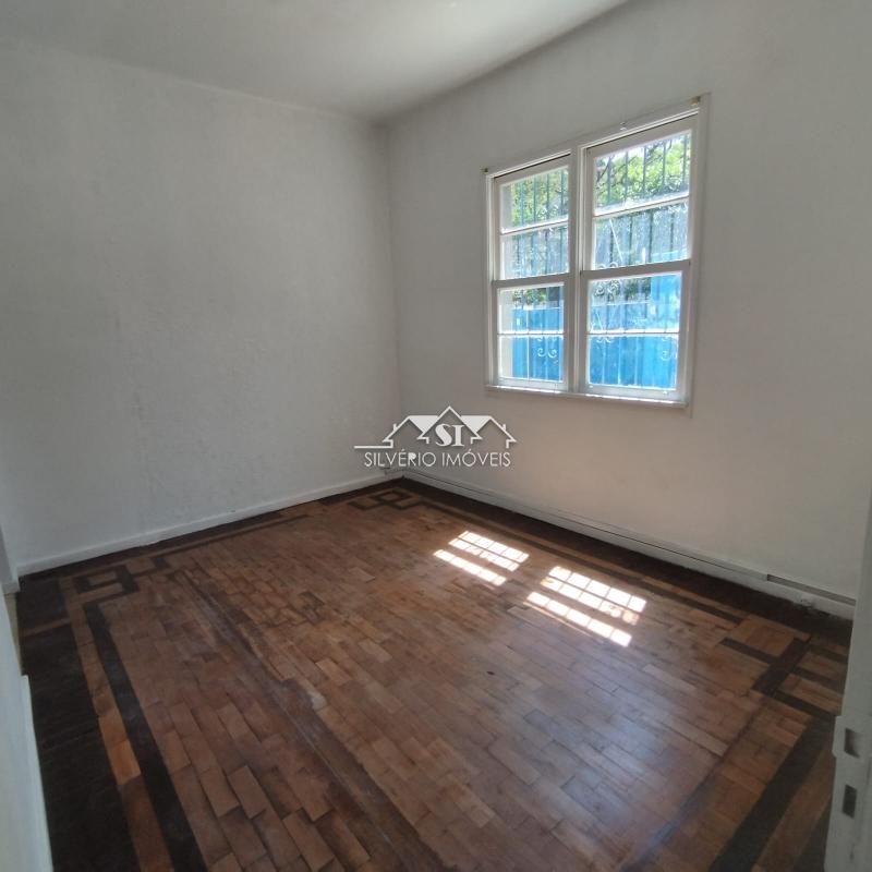 Casa à venda com 6 quartos, 250m² - Foto 27