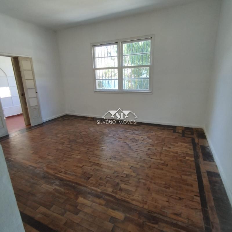 Casa à venda com 6 quartos, 250m² - Foto 20