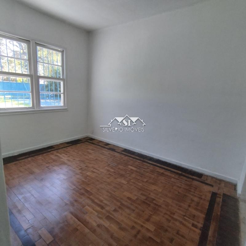 Casa à venda com 6 quartos, 250m² - Foto 24