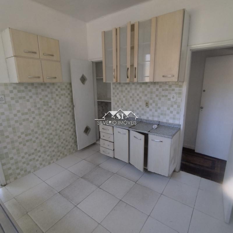 Casa à venda com 6 quartos, 250m² - Foto 31