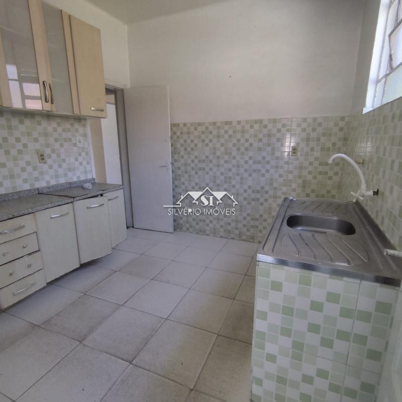 Casa à venda com 6 quartos, 250m² - Foto 32