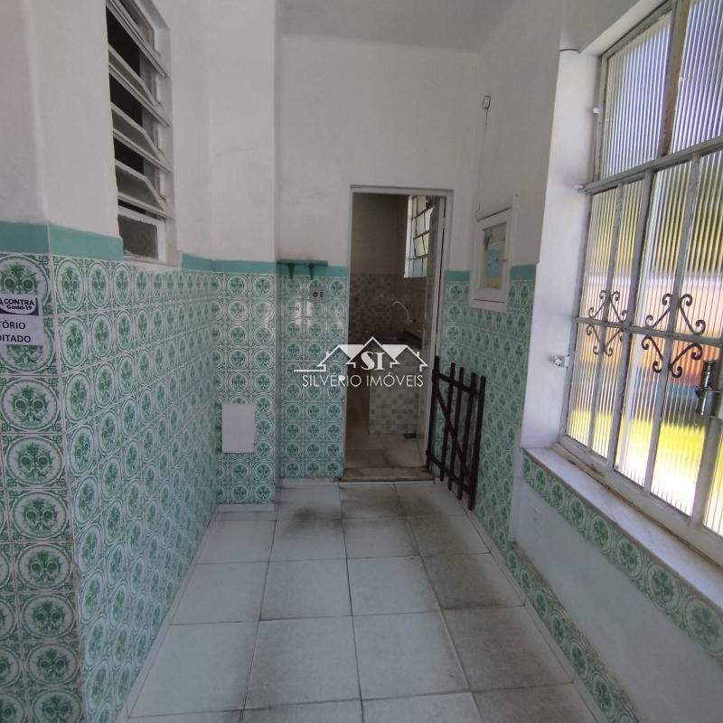 Casa à venda com 6 quartos, 250m² - Foto 34
