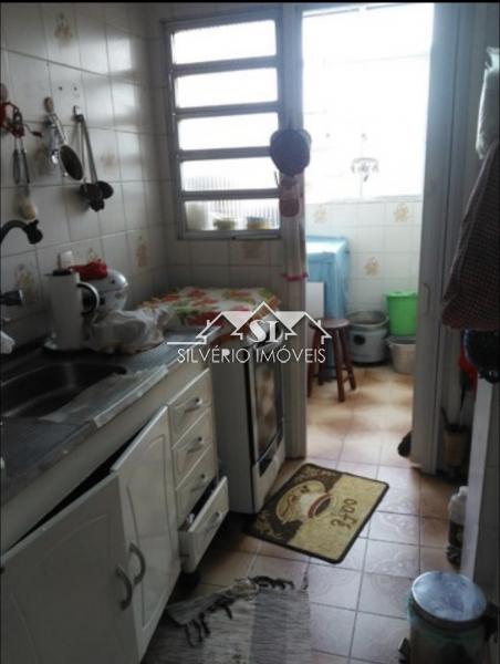 Apartamento à venda com 3 quartos, 80m² - Foto 2