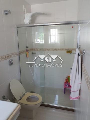 Casa à venda com 4 quartos, 323m² - Foto 8