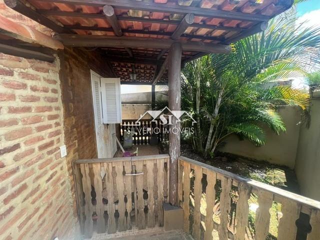 Casa à venda com 3 quartos, 100m² - Foto 4