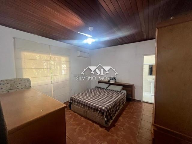 Casa à venda com 3 quartos, 100m² - Foto 11