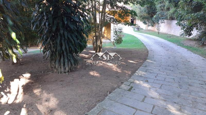 Casa à venda com 3 quartos, 395m² - Foto 13