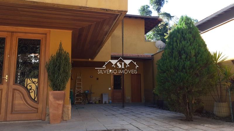 Casa à venda com 3 quartos, 395m² - Foto 3