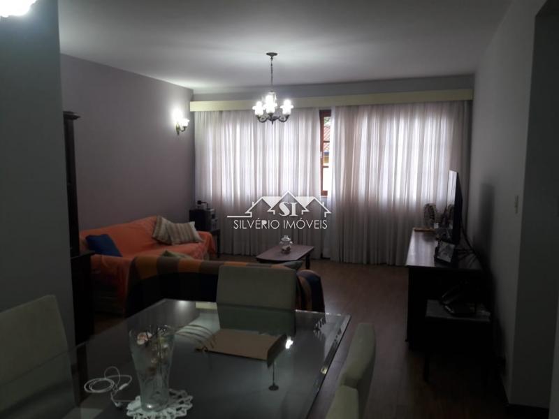 Casa à venda com 3 quartos, 256m² - Foto 2