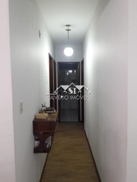 Casa à venda com 3 quartos, 256m² - Foto 4