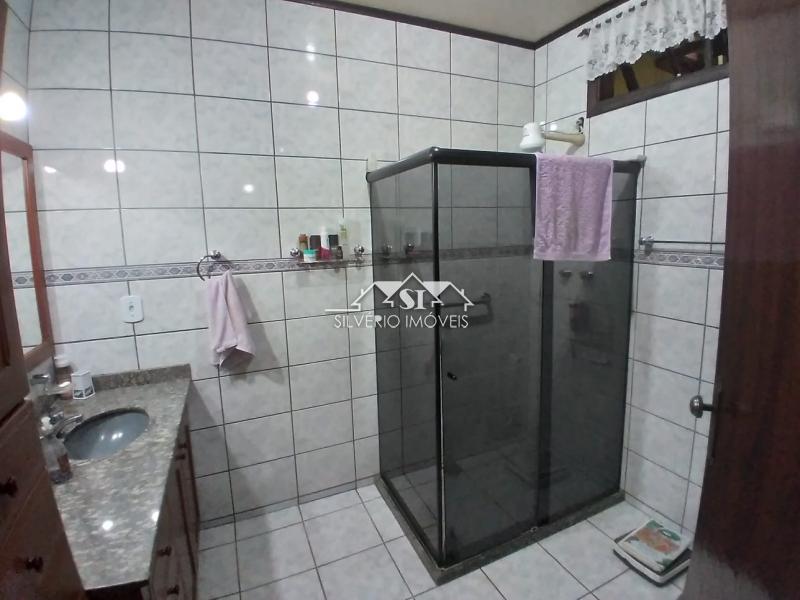 Casa à venda com 3 quartos, 256m² - Foto 9