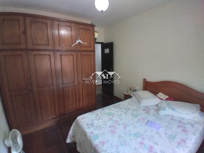 Casa à venda com 3 quartos, 256m² - Foto 13