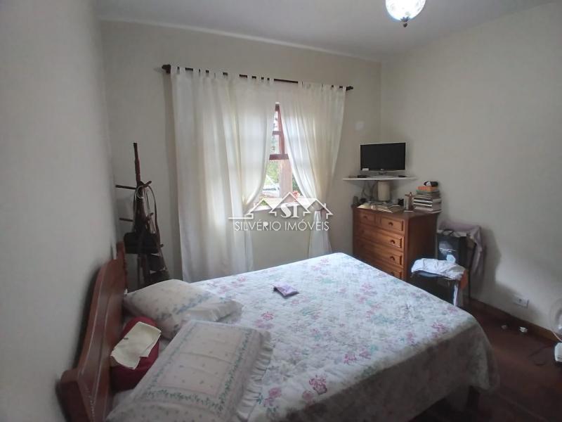 Casa à venda com 3 quartos, 256m² - Foto 14