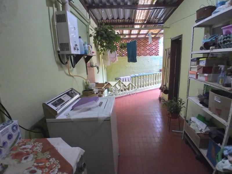 Casa à venda com 3 quartos, 256m² - Foto 25