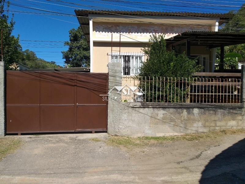 Casa em Carangola - Petrópolis/RJ  - 3 Quartos