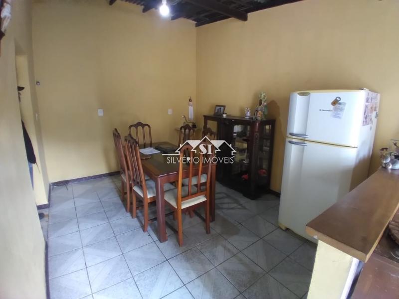 Casa à venda com 3 quartos, 90m² - Foto 3