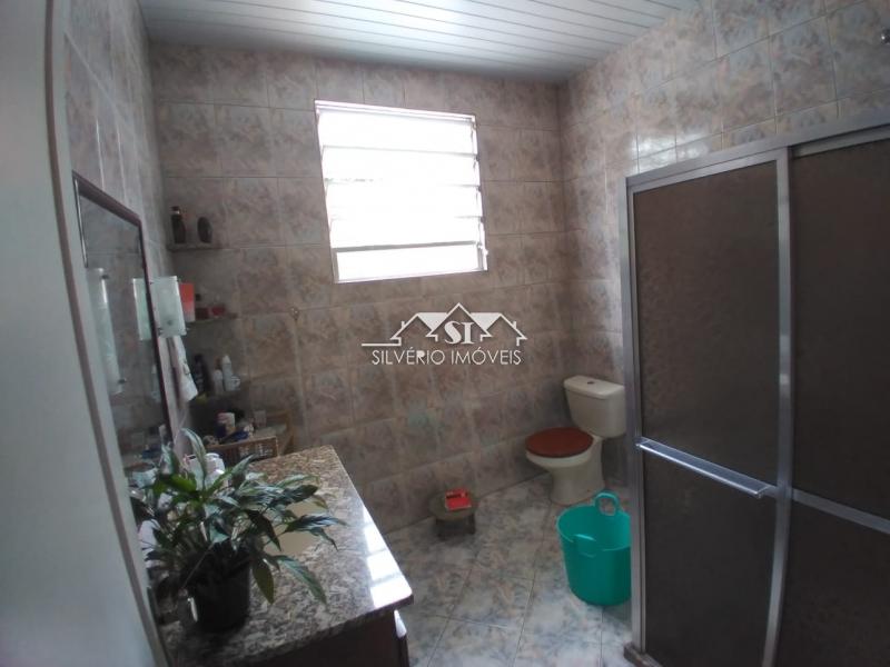 Casa à venda com 3 quartos, 90m² - Foto 11