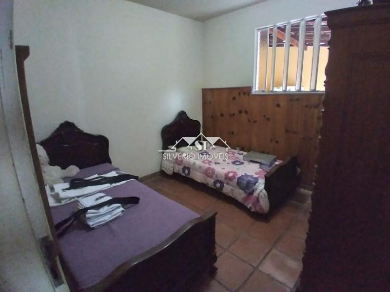 Casa à venda com 3 quartos, 90m² - Foto 16