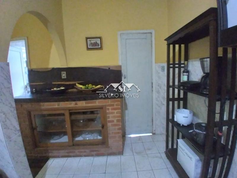 Casa à venda com 3 quartos, 90m² - Foto 9