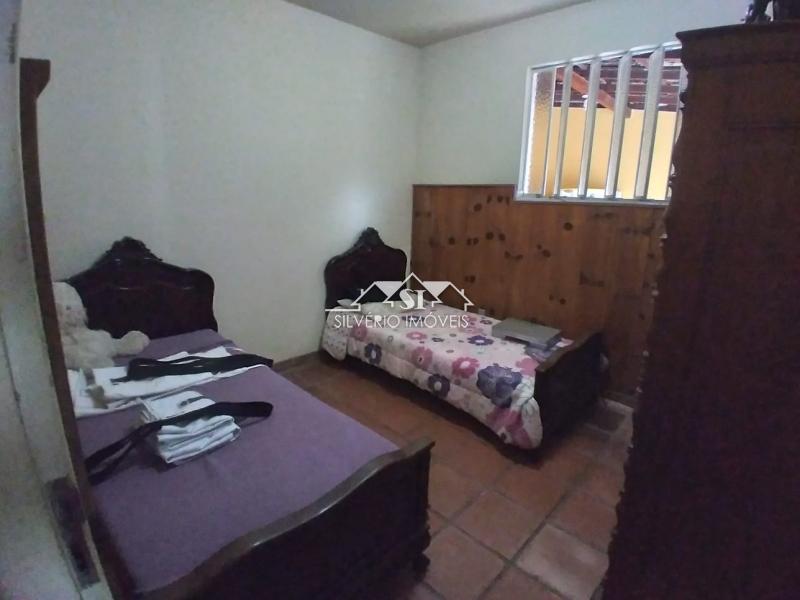 Casa à venda com 3 quartos, 90m² - Foto 14