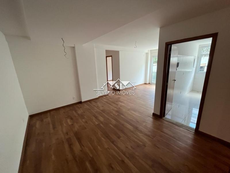 Apartamento à venda com 2 quartos, 71m² - Foto 4