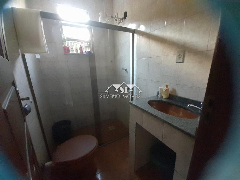 Casa à venda com 2 quartos, 90m² - Foto 2