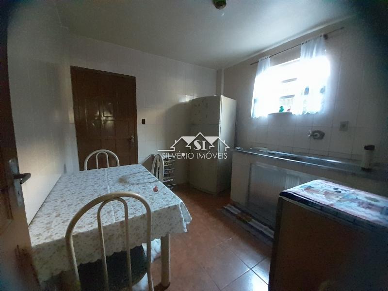 Casa à venda com 2 quartos, 90m² - Foto 8